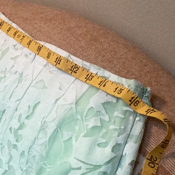 UNA  M&S lined skirt beautiful floral shades of green springtime colors size 12 - Picture 15 of 16